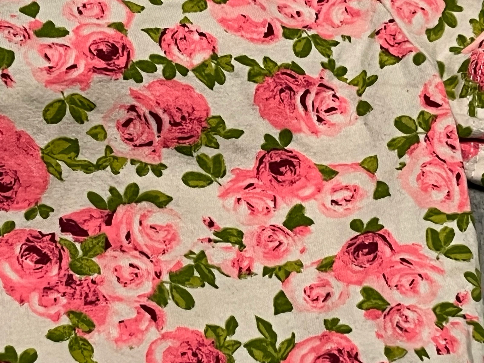 Camiseta curta com flores rosas – photo 5